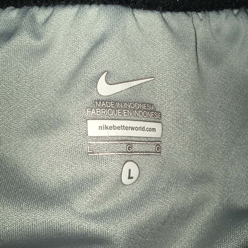 Nike Shorts - Picture 3 of 4